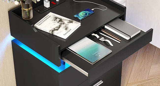 Morocco Nightstand with Charging Station